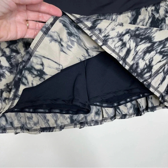 Lululemon Run: Pace Setter Skirt in Great Granite Black Mojave Tan/Black Size 10 - Picture 5 of 15